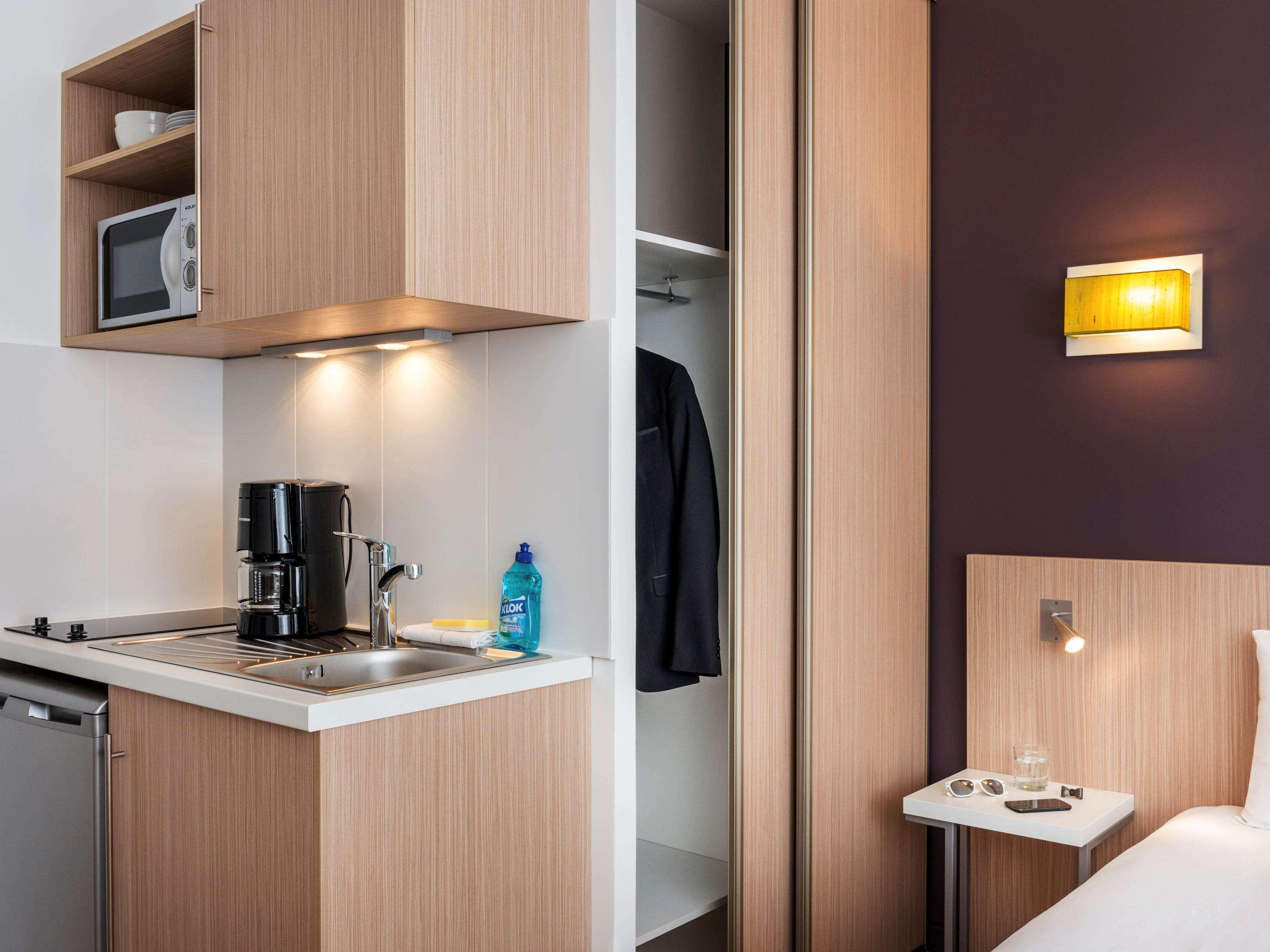 Aparthotel Adagio Access Paris Клиши Экстерьер фото