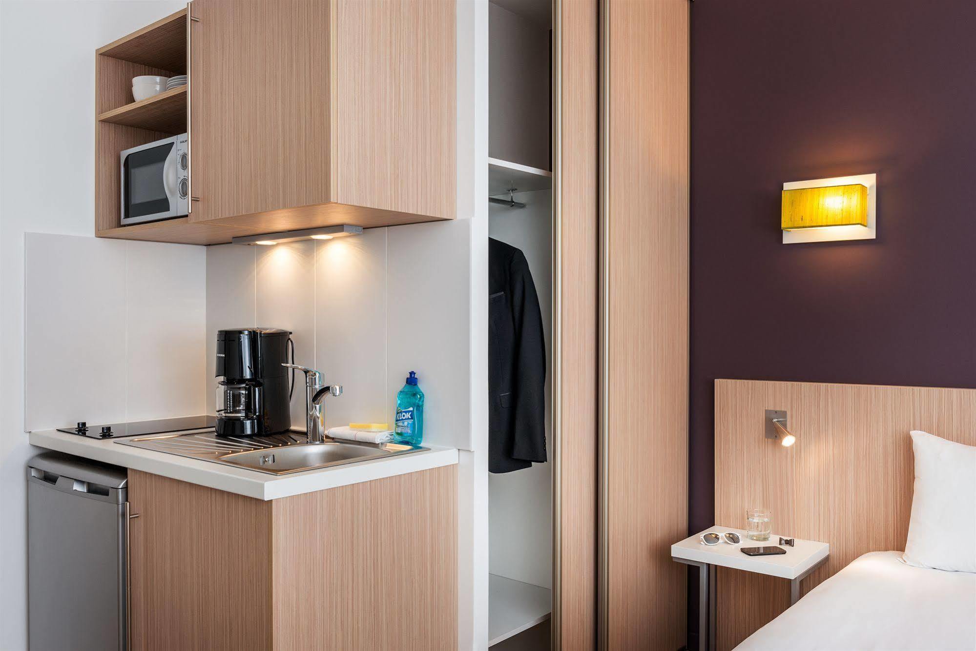 Aparthotel Adagio Access Paris Клиши Экстерьер фото